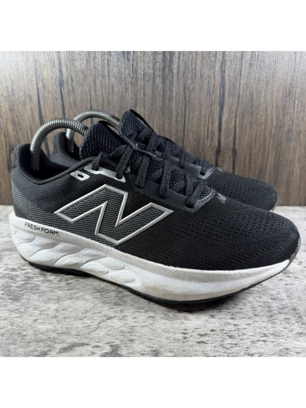 New Balance Fresh Foam 520 Black White Cushioned Sneakers Size 7.5 Women’s 9
